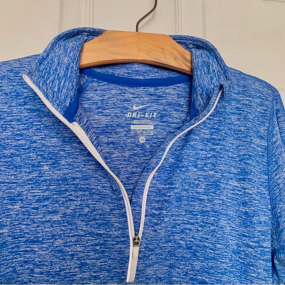 NIKE Dri-Fit long sleeve top with thumbholes - Picture 6 of 8